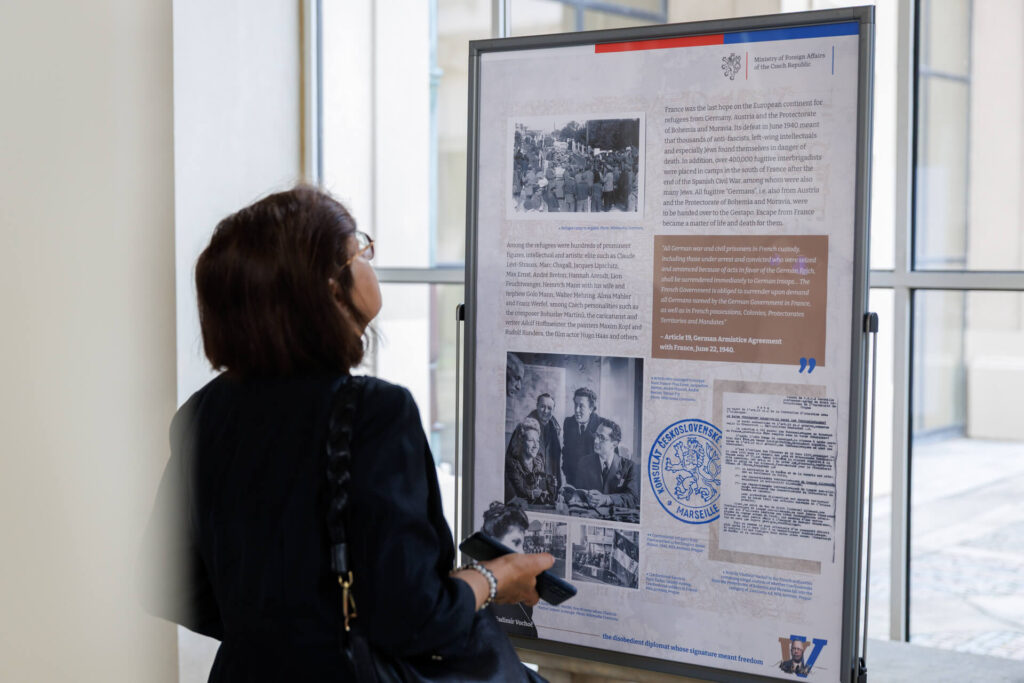 Vladimír Vochoč exhibition at Czernin Palace – opening (Czech Ministry of Foreign Affairs)